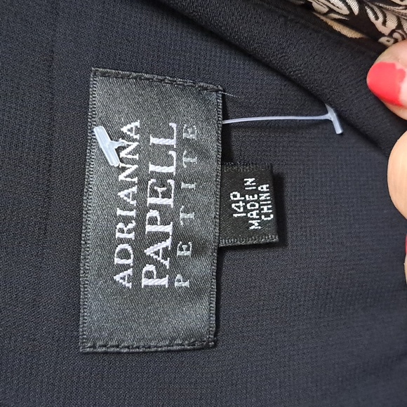 Adrianna Papell Black/White Ruffled Ruched Formal Dress. Size 14 Petite - Picture 10 of 11